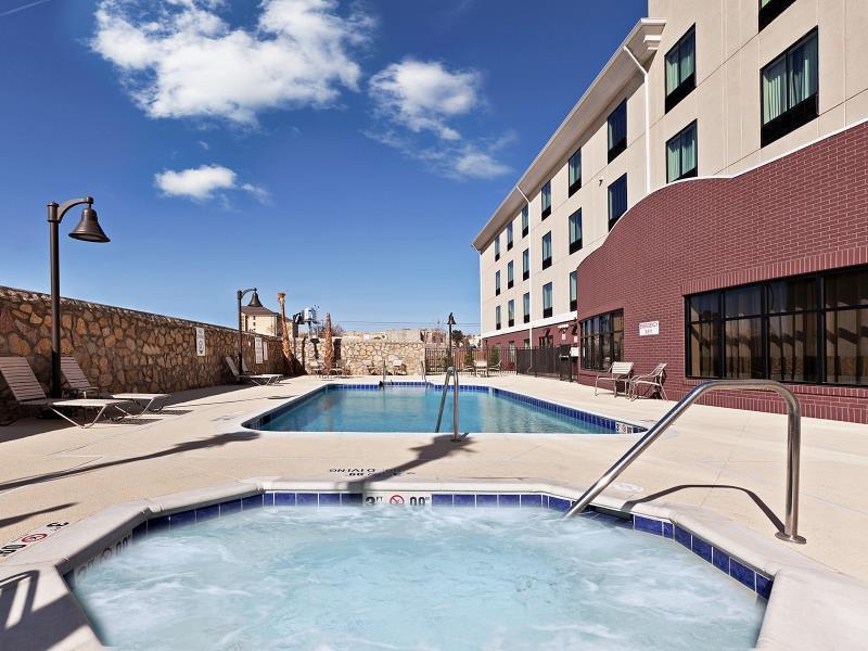 Holiday Inn Express & Suites El Paso Airport By Ihg Exterior photo
