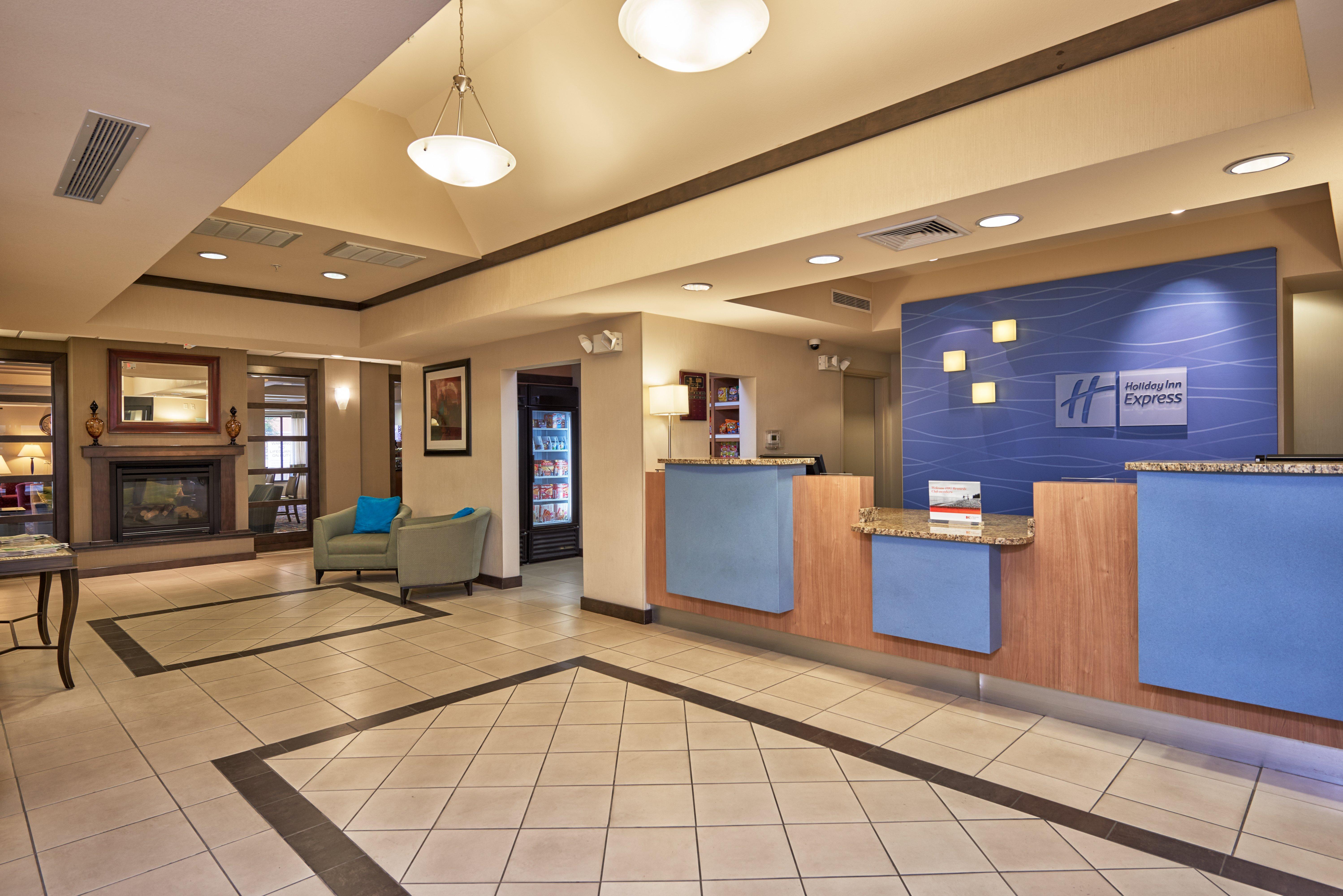 Holiday Inn Express & Suites El Paso Airport By Ihg Exterior photo