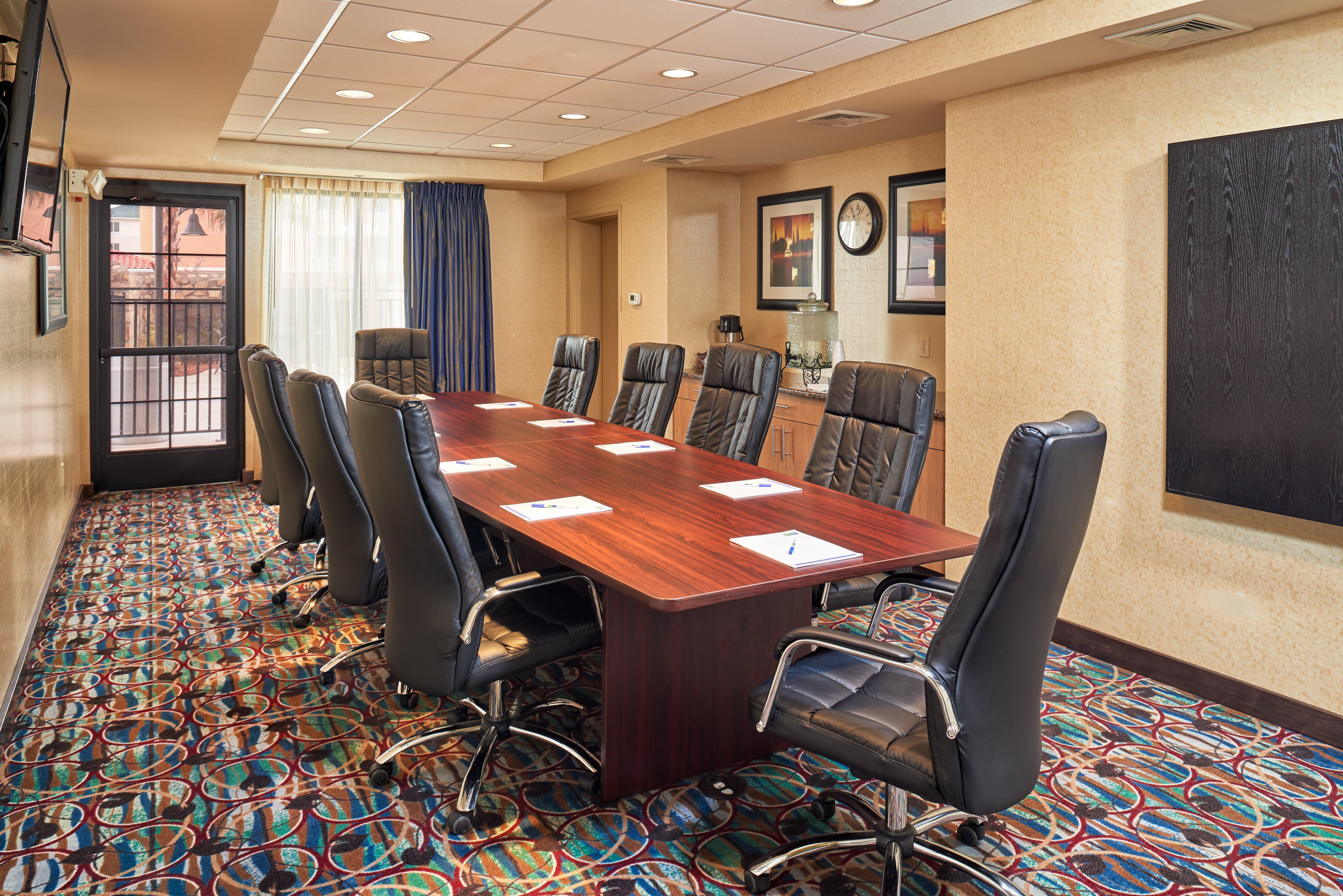 Holiday Inn Express & Suites El Paso Airport By Ihg Exterior photo