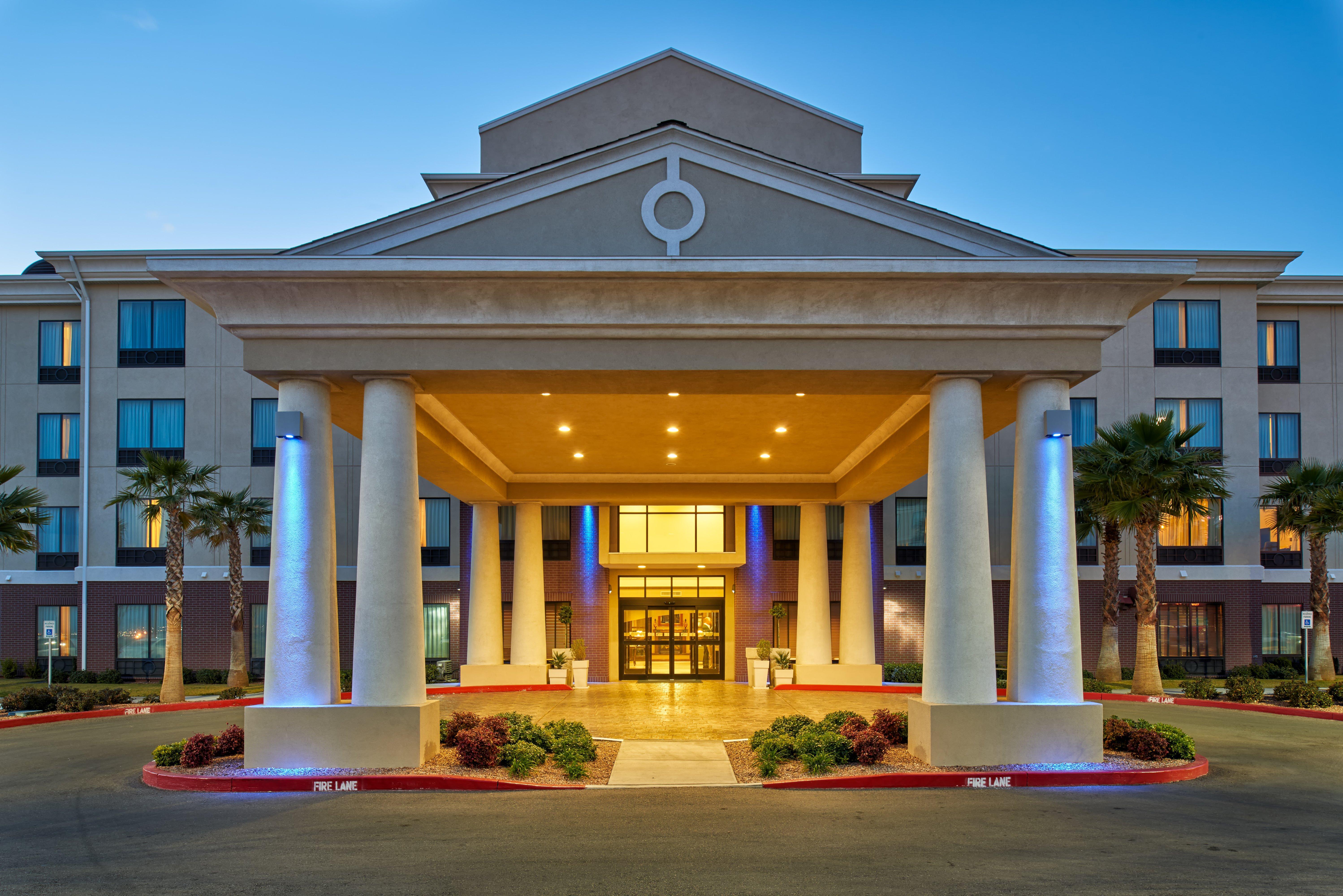 Holiday Inn Express & Suites El Paso Airport By Ihg Exterior photo