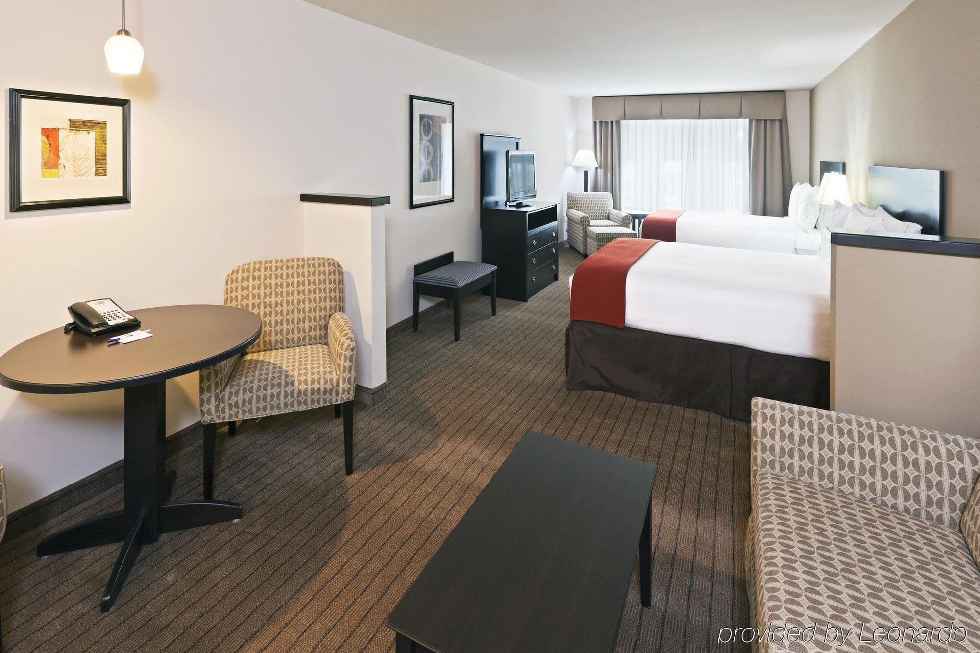 Holiday Inn Express & Suites El Paso Airport By Ihg Exterior photo
