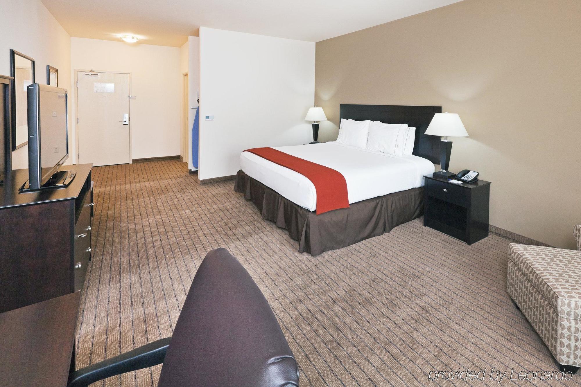 Holiday Inn Express & Suites El Paso Airport By Ihg Room photo